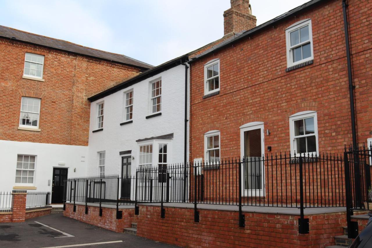 Canal View Cottage With Log Fire & Parking Blisworth Exteriör bild